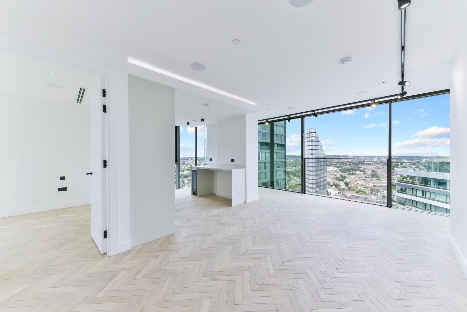 Flat City Road in Greater London
