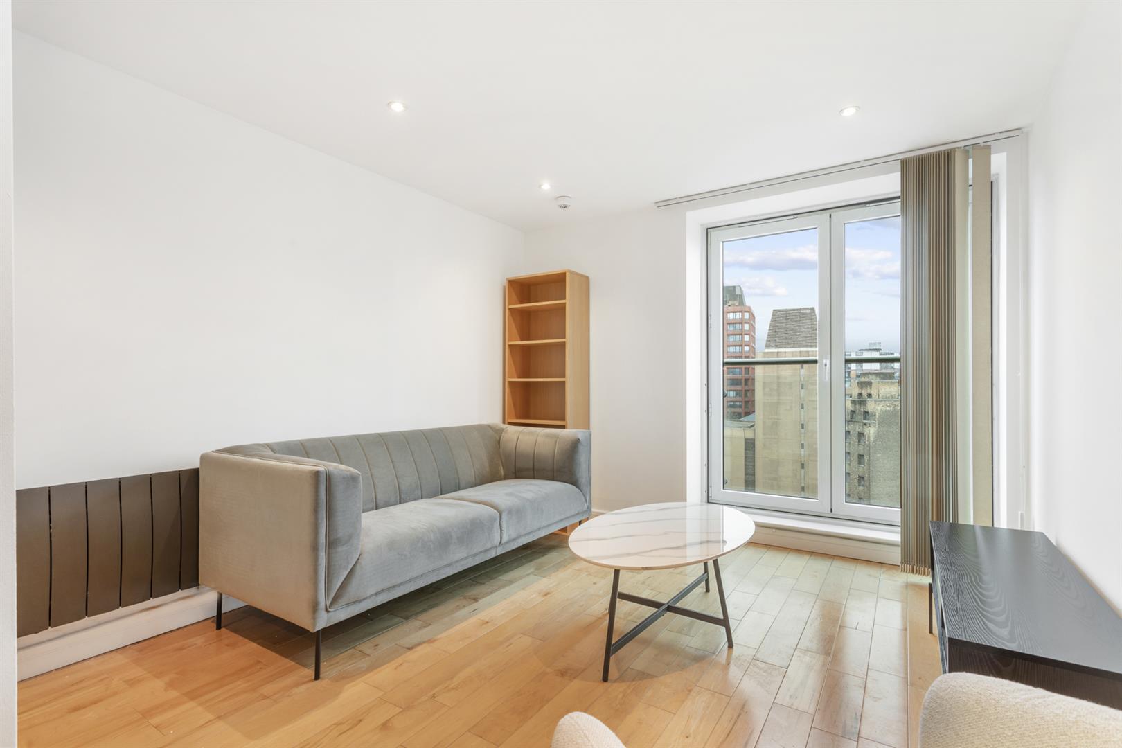 Flat Albert Embankment in Greater London