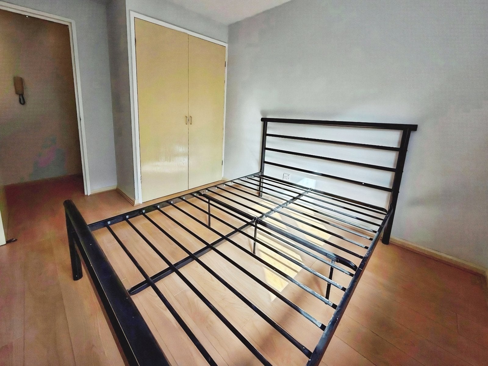 Flat Chantrell Court in Leeds