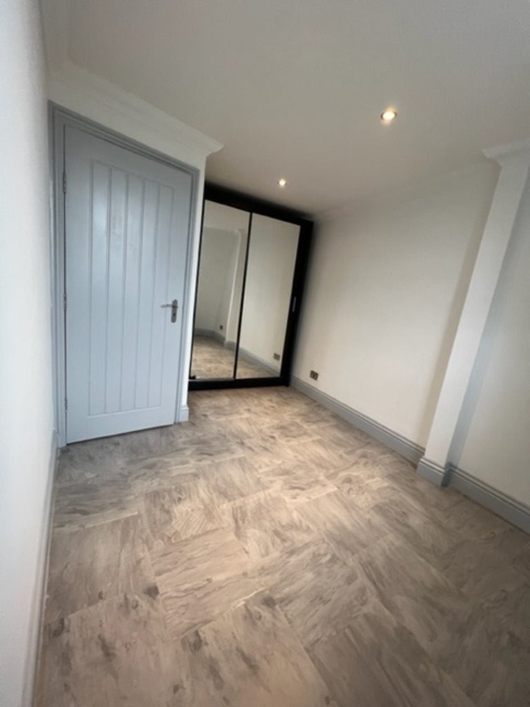 Flat Lavender Hill in Greater London