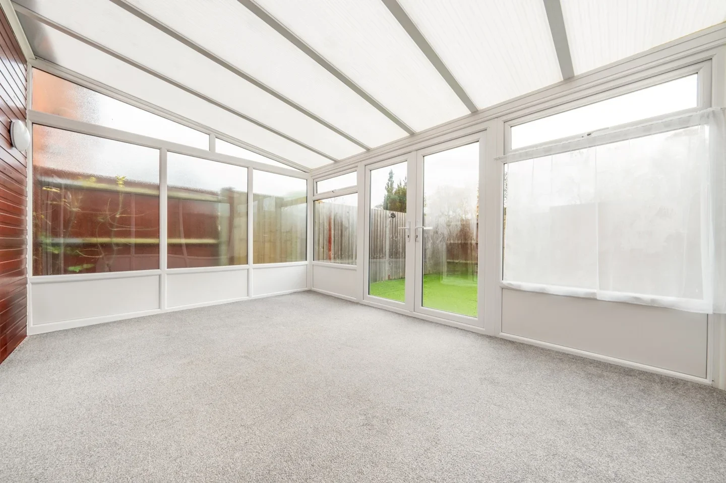 House Lombardy Way in Hertsmere