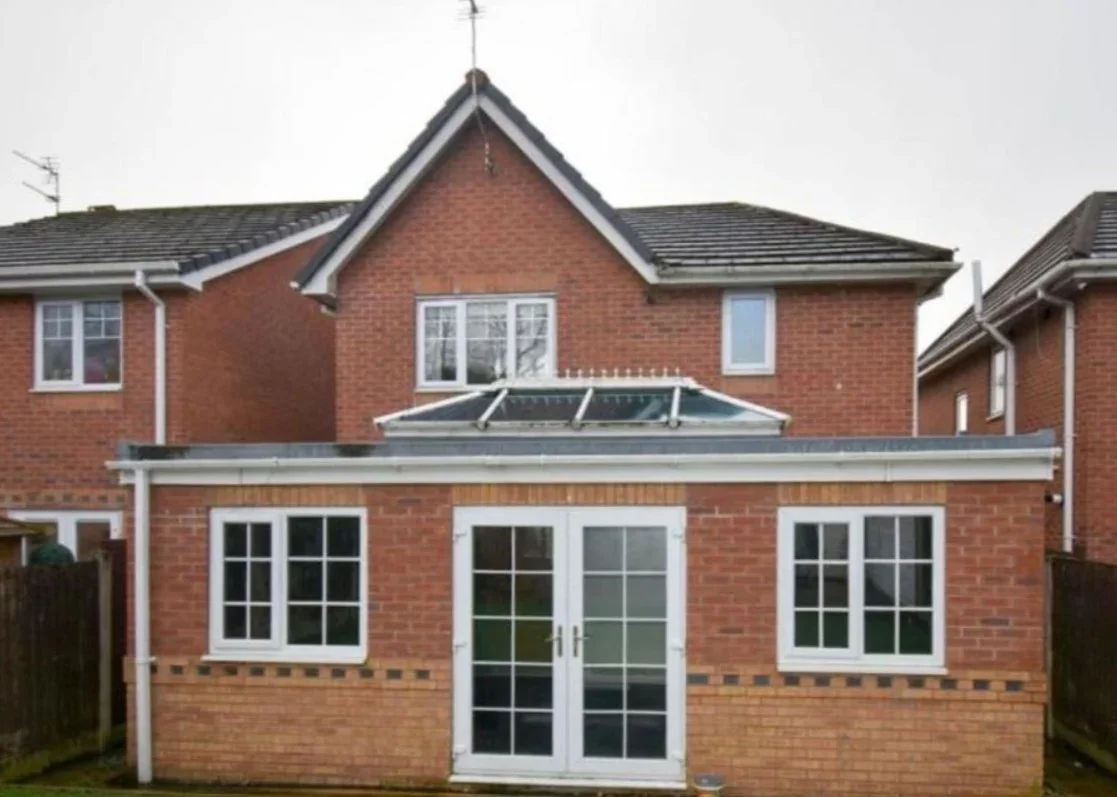 House Hemfield Close in Hindley