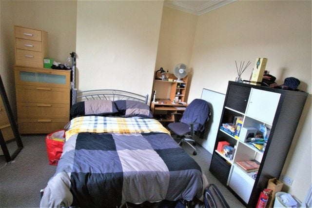 Flat Elliot Road in Sheffield
