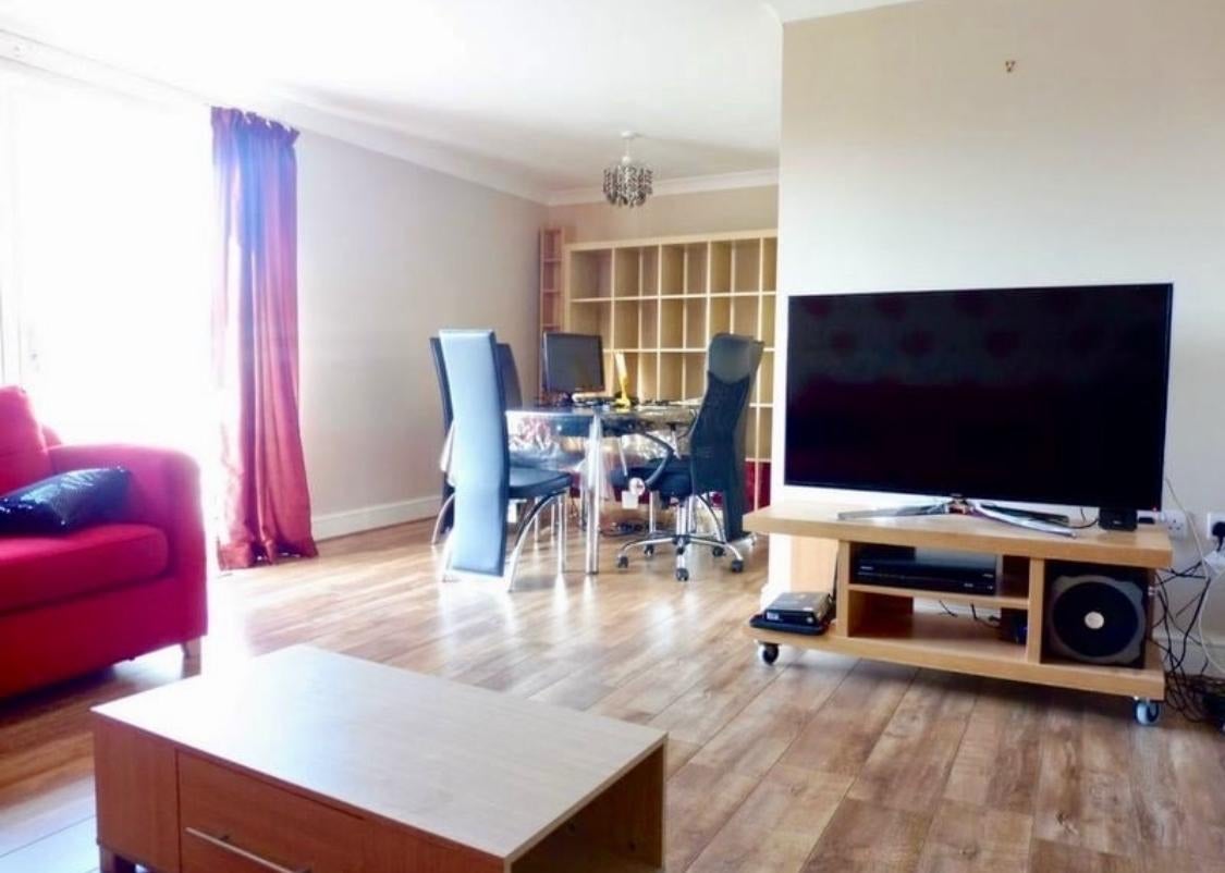 Room The Broadway in Greater London