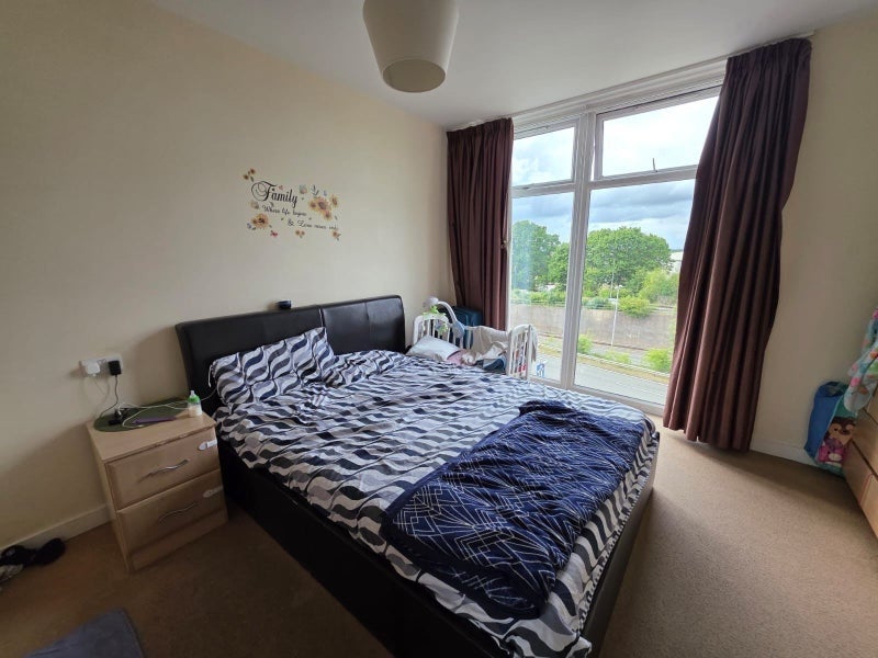 Room Lauriston Close in Manchester