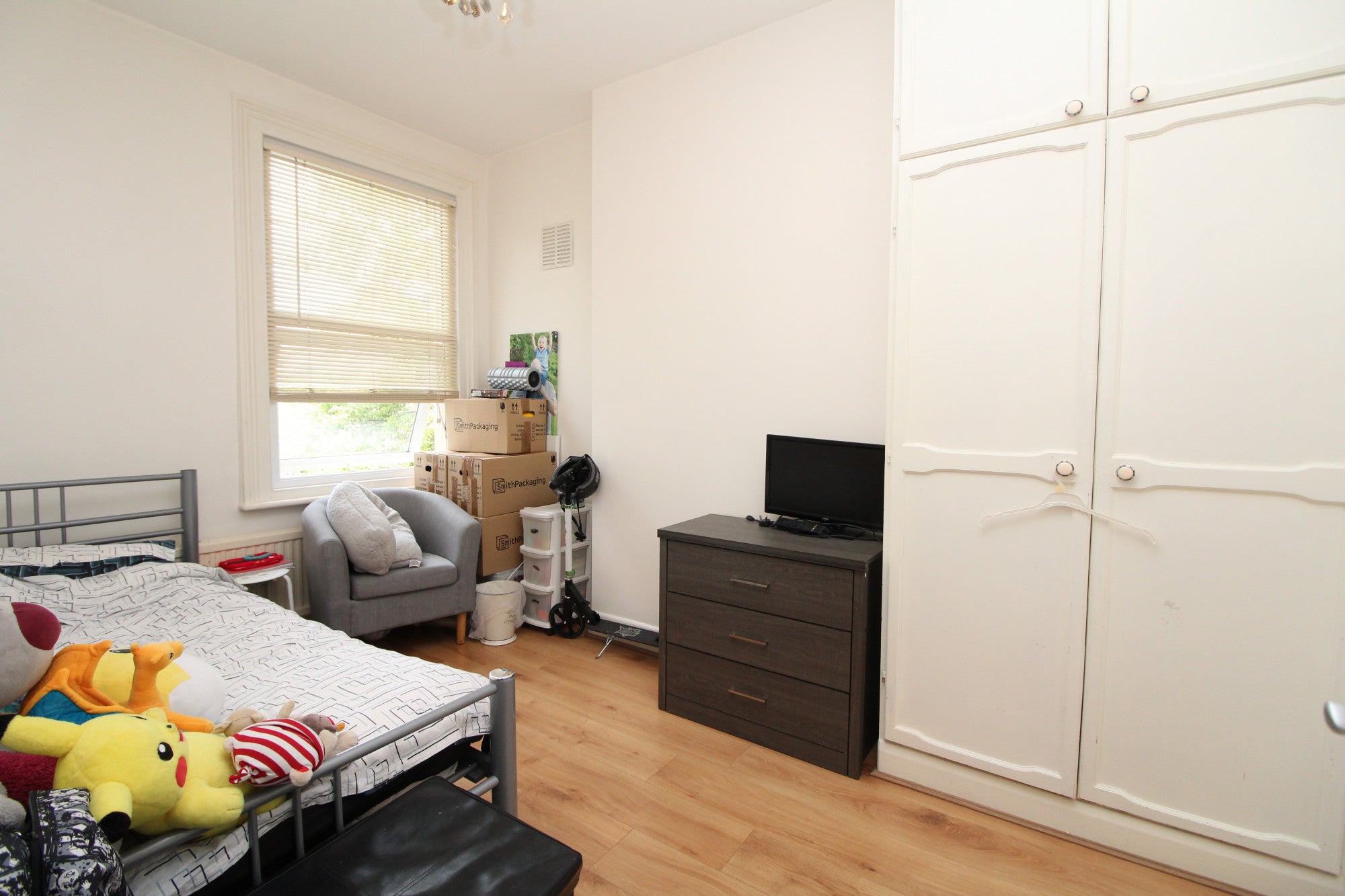 Flat London Road in Greater London