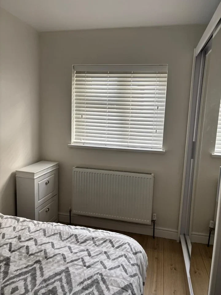 Room Eton Road in Greater London