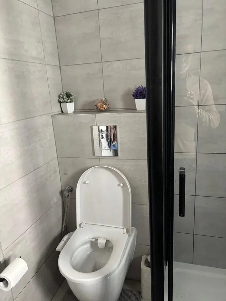 Room Eton Road in Greater London