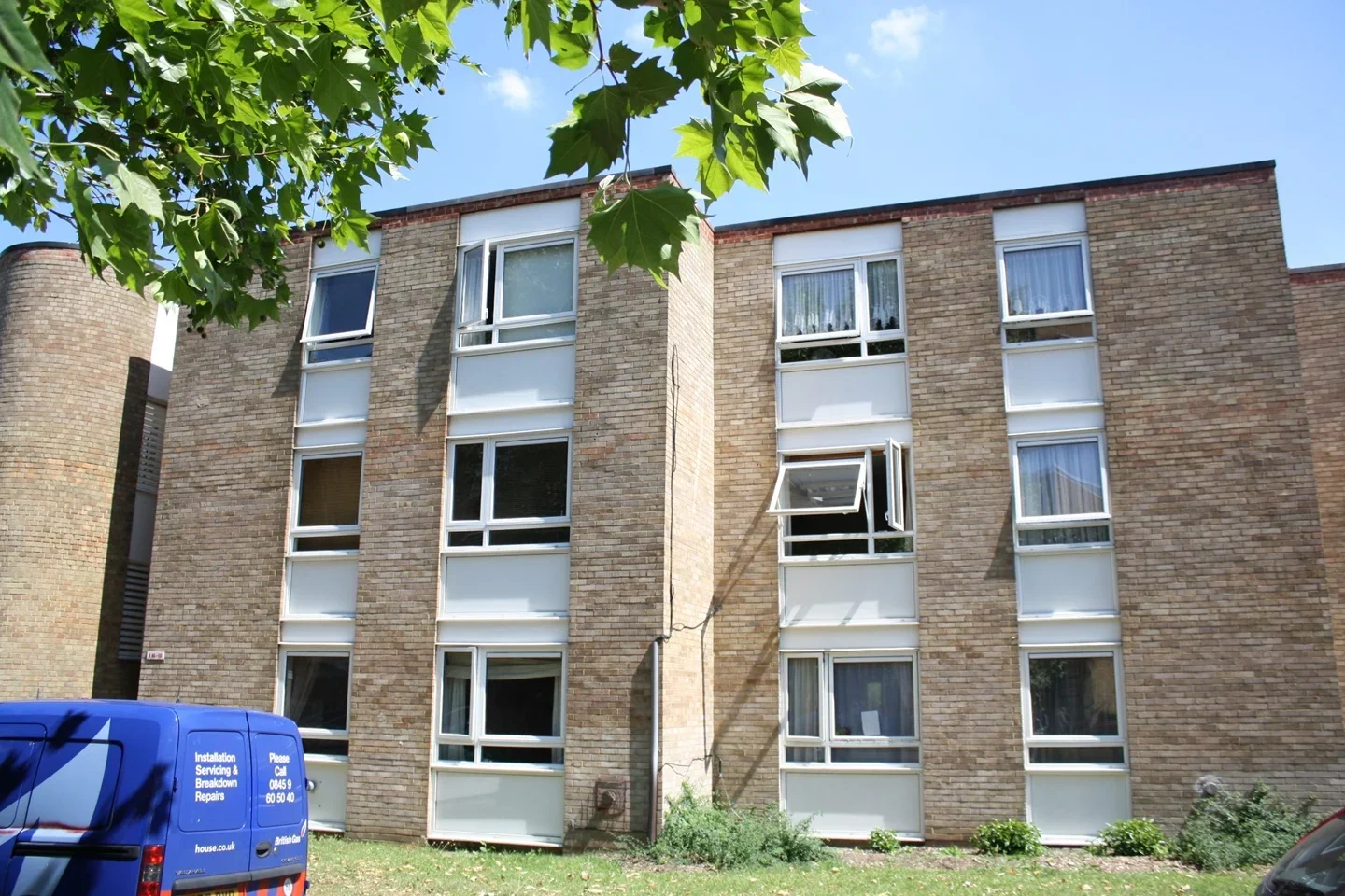 Flat Sutherland Grove in Greater London