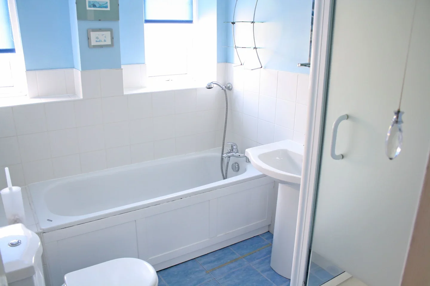 Flat Sutherland Grove in Greater London