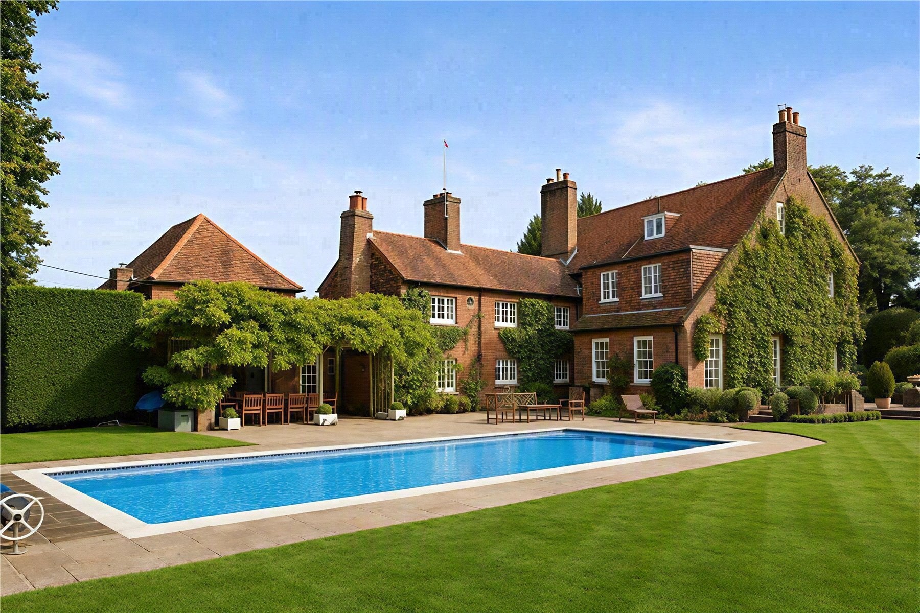House Elvedon Road in Elmbridge
