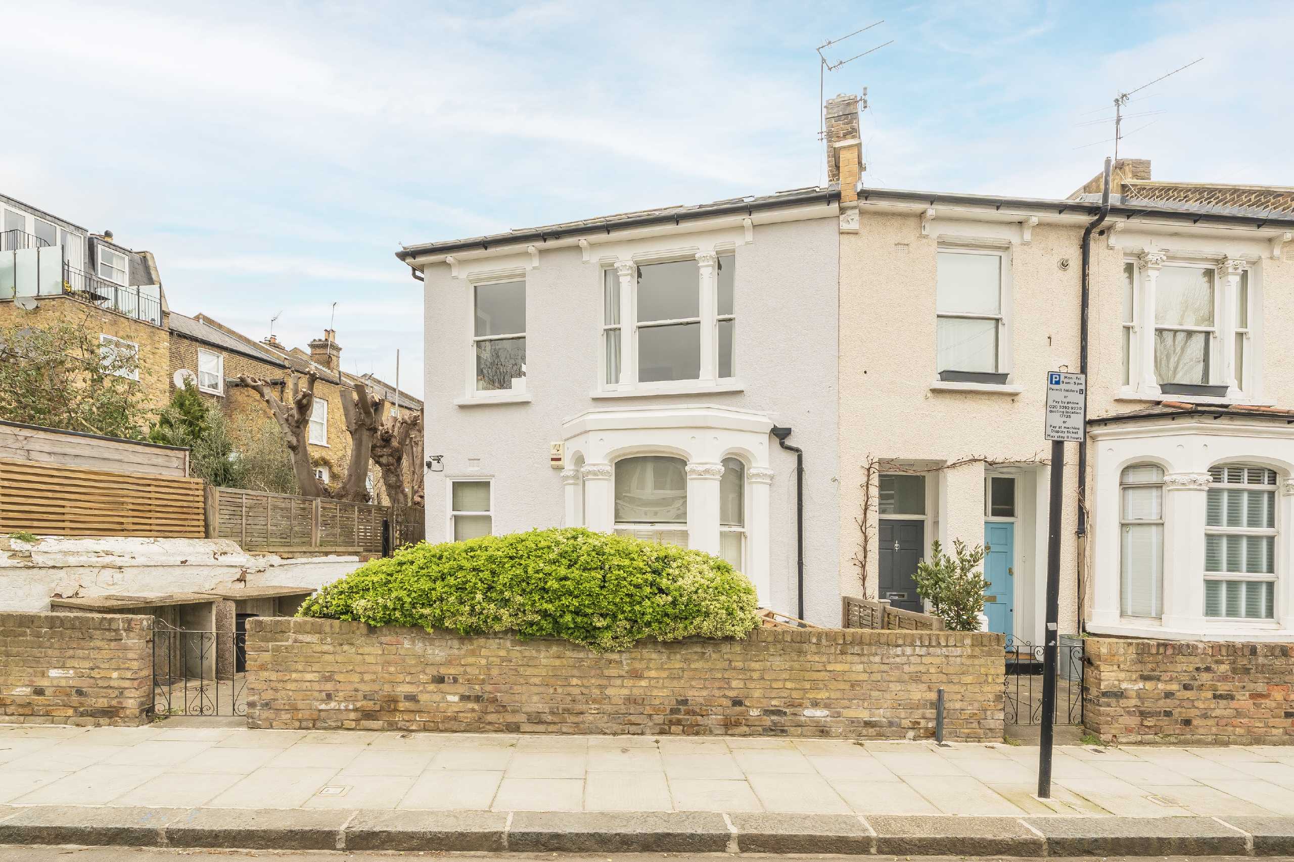 House Findon Road in Greater London