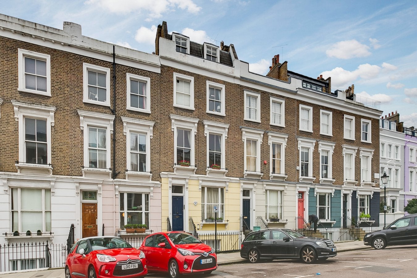 Flat Chalcot Road in Greater London
