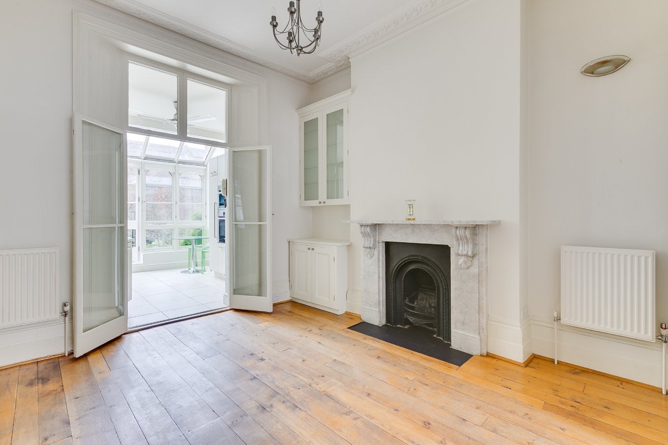 Flat Chalcot Road in Greater London