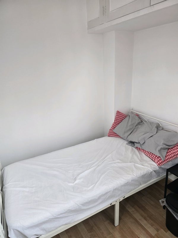 Room Flamsted Avenue in Greater London