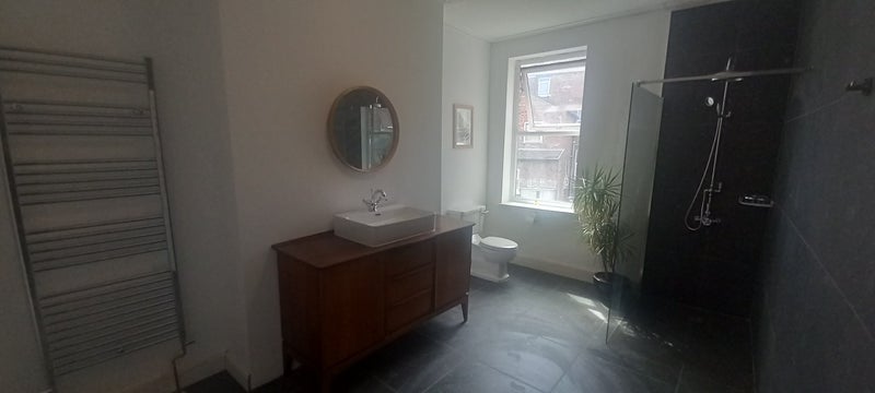 Room Neville Road in Crosby