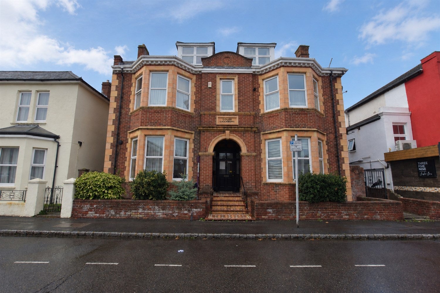 Flat Clarence Road in Arun