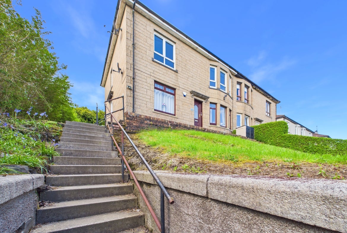 Flat Brassey Street in Glasgow