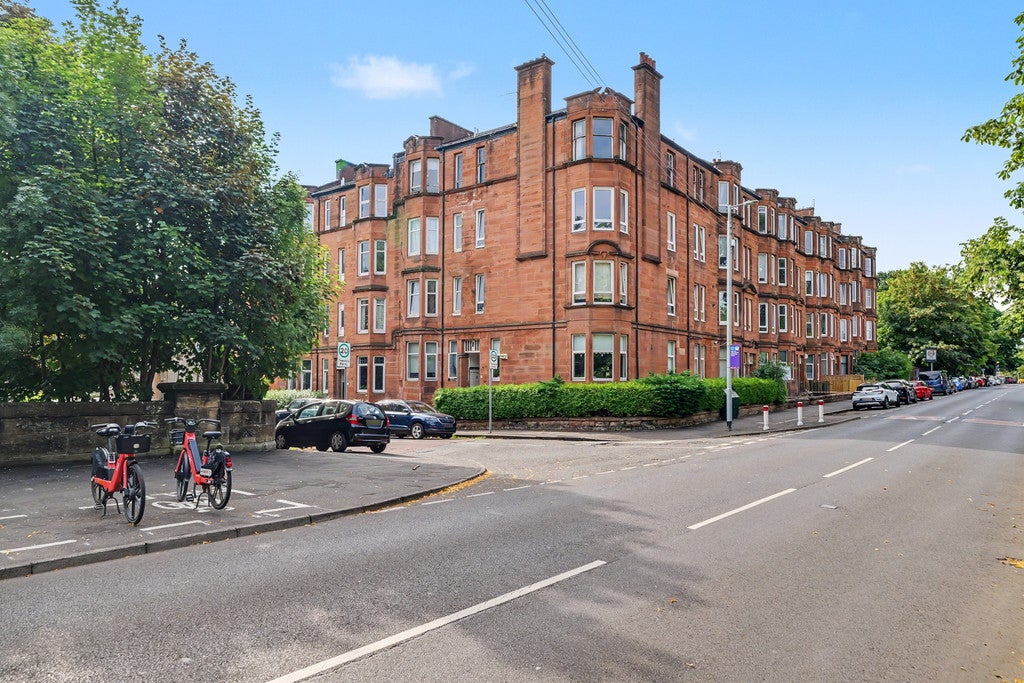 Flat Wellshot Road in Glasgow