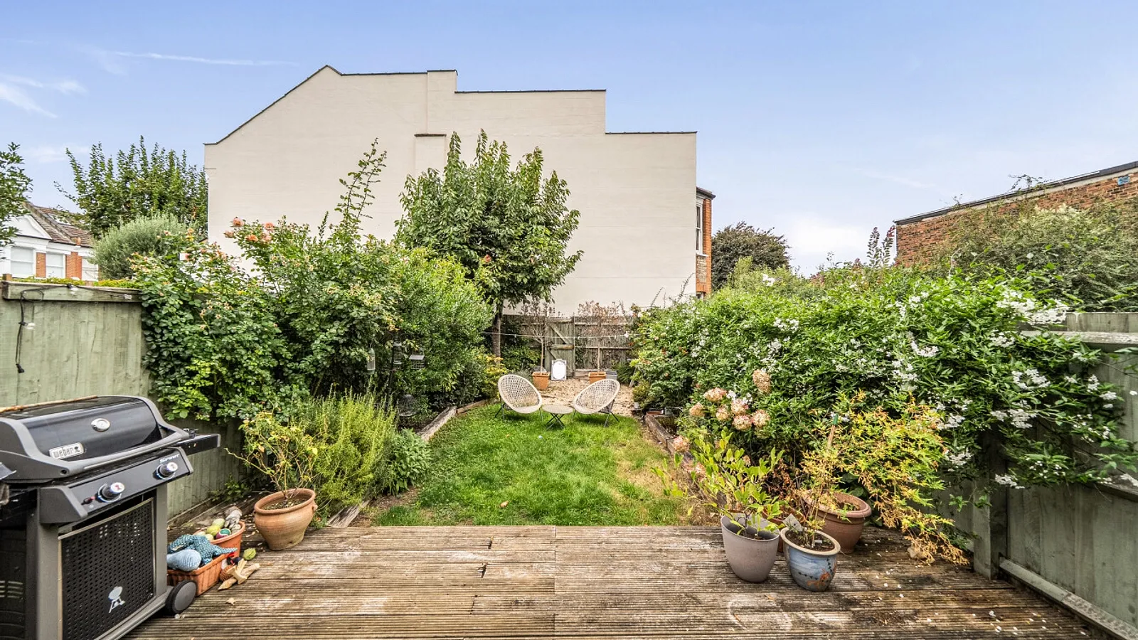 Flat Priory Road in Greater London
