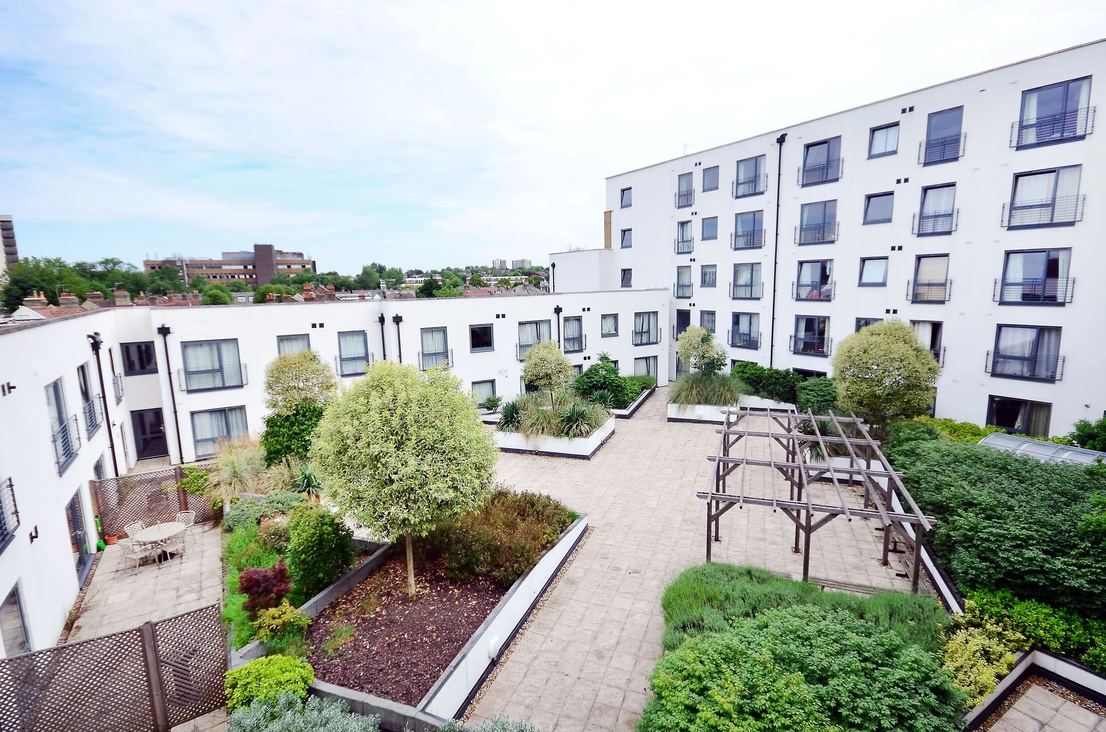 Flat Uxbridge Road in Greater London
