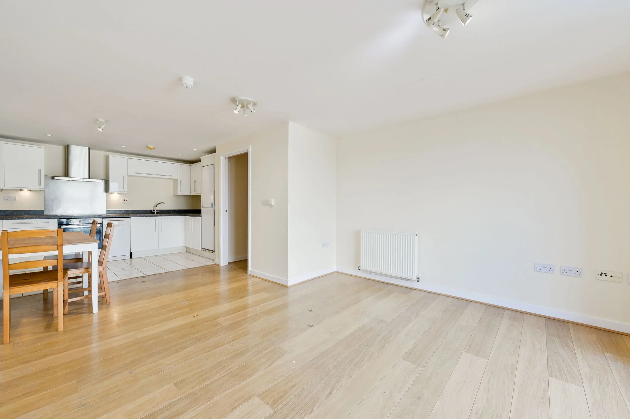 Flat Uxbridge Road in Greater London
