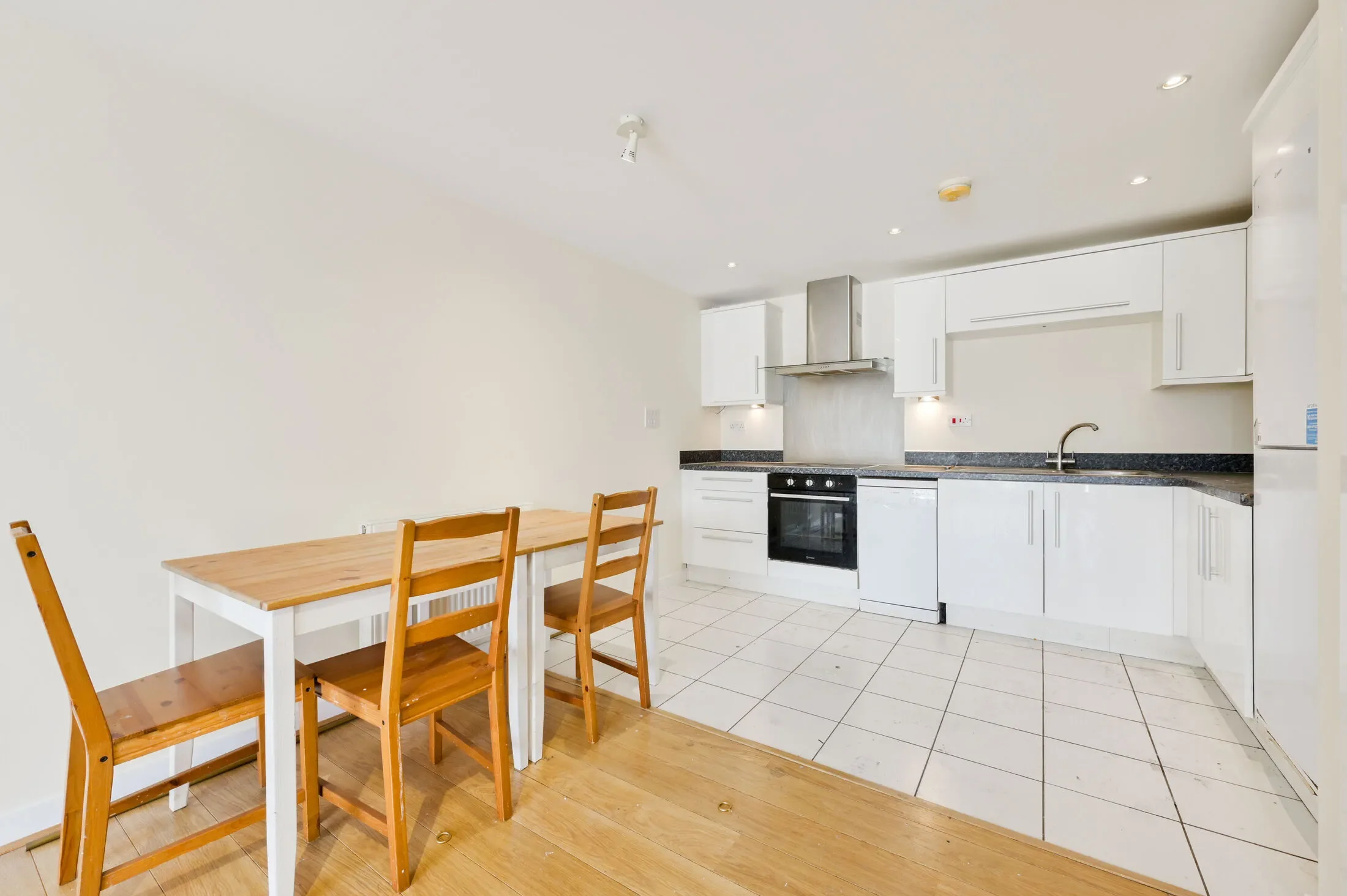 Flat Uxbridge Road in Greater London