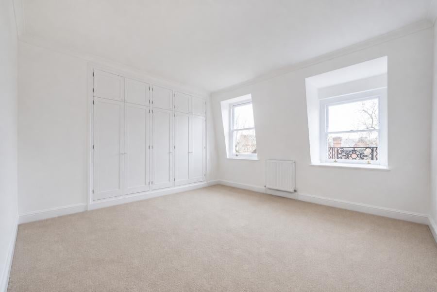 Flat Pont Street in Greater London
