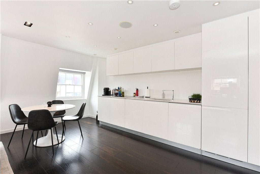 Flat Baker Street in City of Westminster