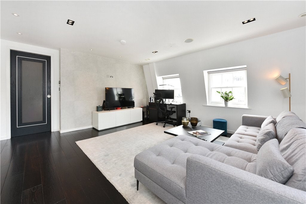 Flat Baker Street in City of Westminster