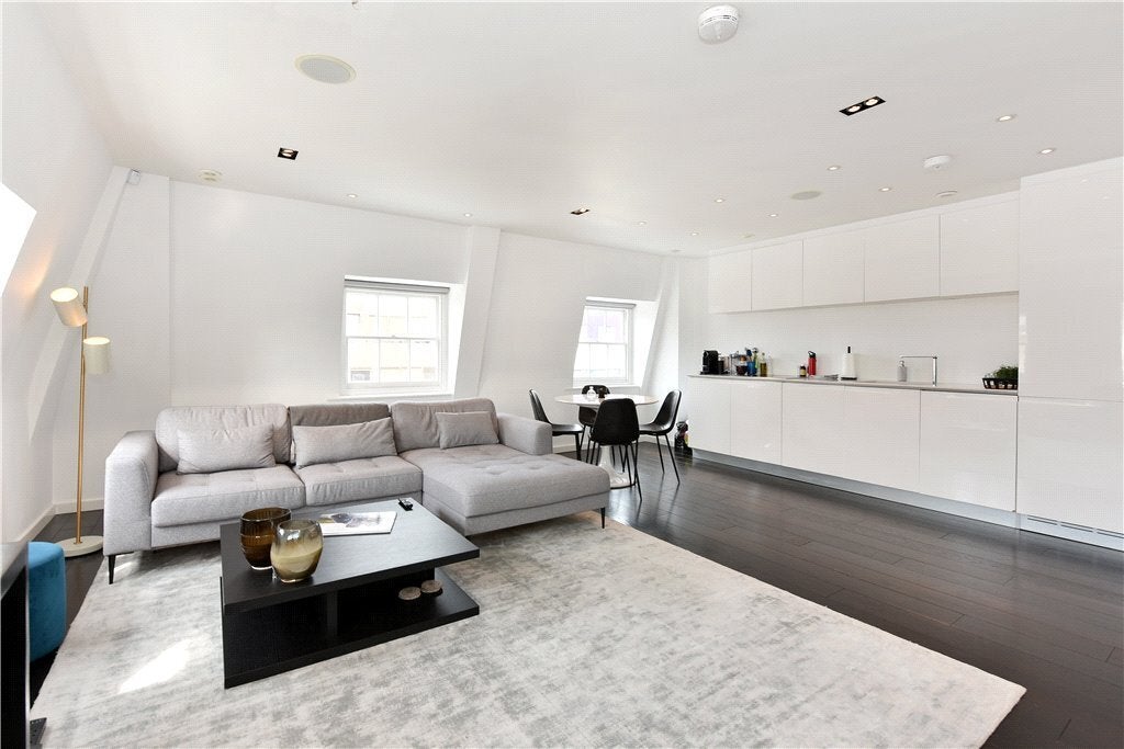 Flat Baker Street in City of Westminster
