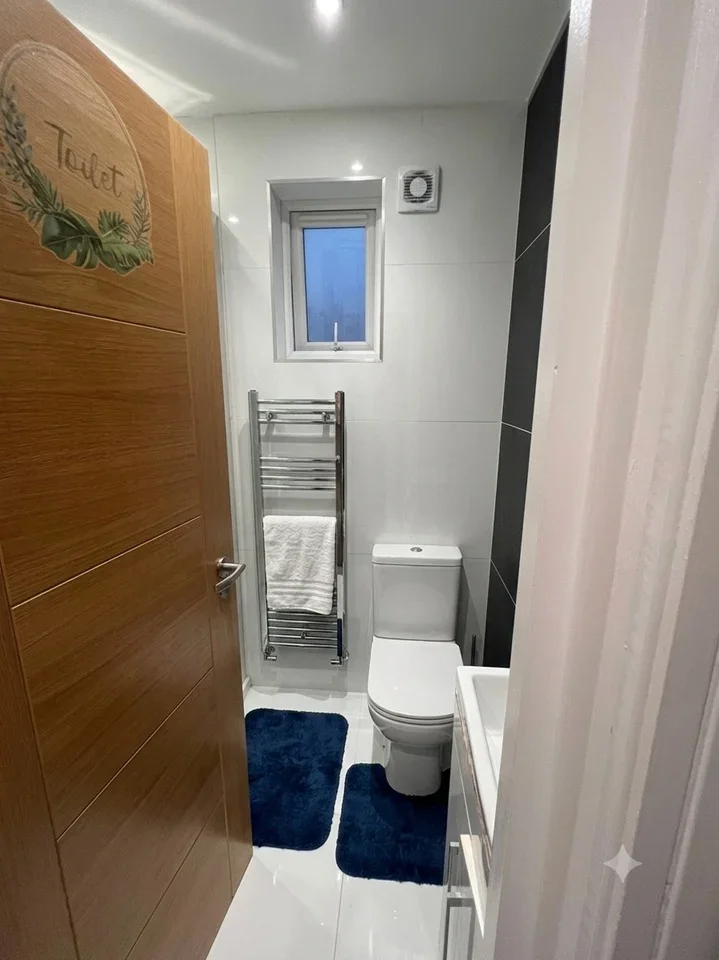 Flat Lulworth Gardens in Greater London
