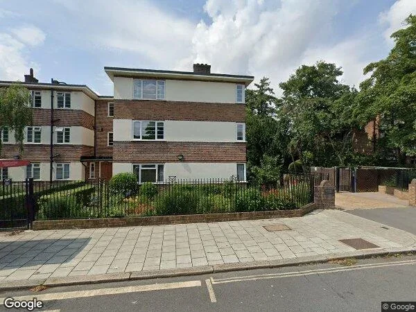 Flat Benhurst Court in Greater London