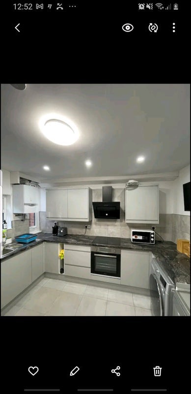 Room Owen Close in Greater London