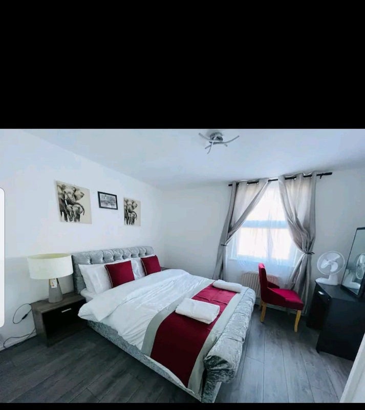 Room Owen Close in Greater London