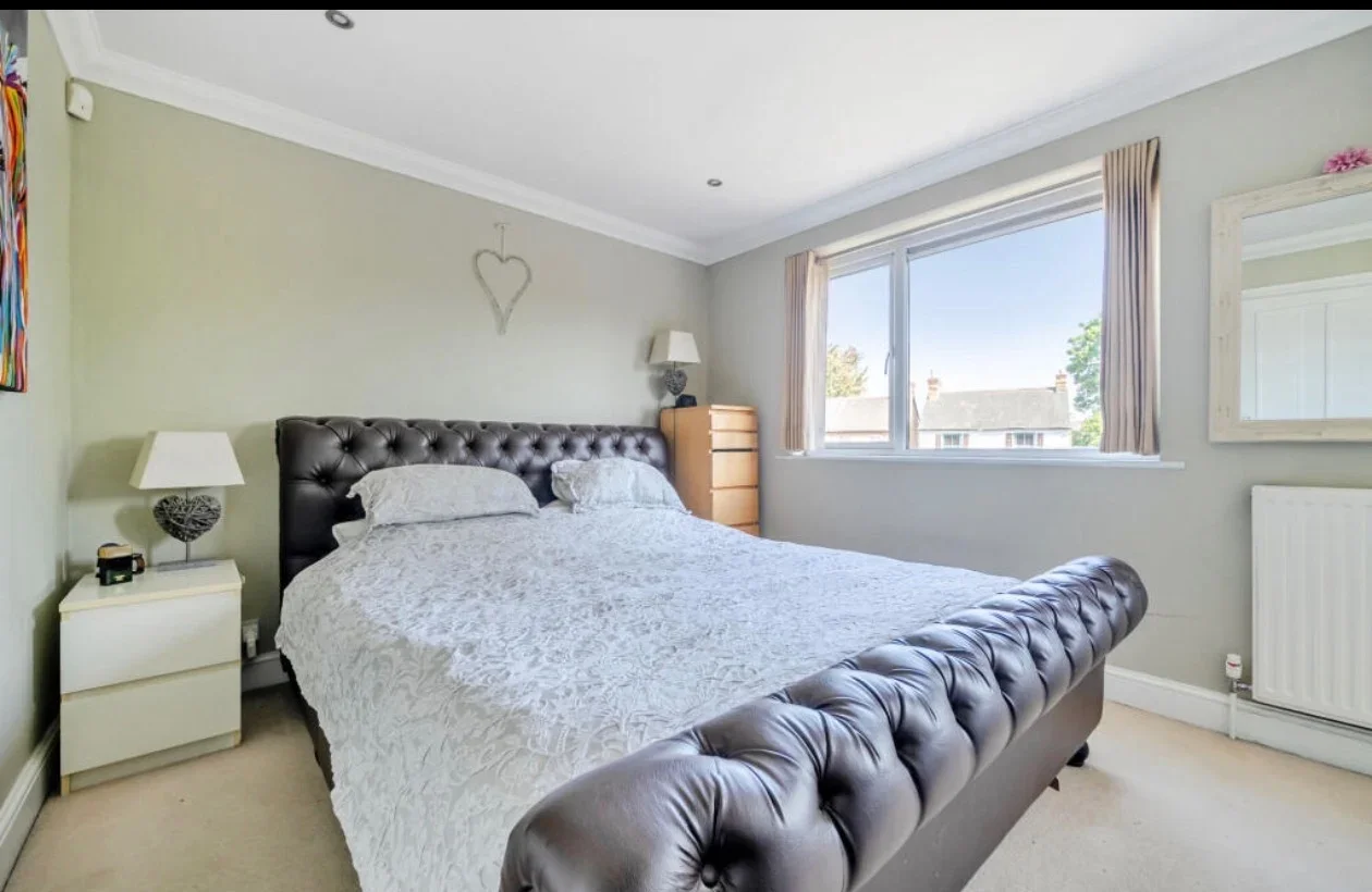 House Rectory Close in Farnham Royal
