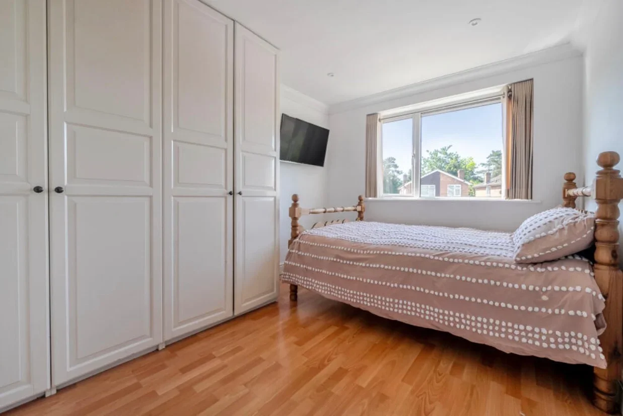 House Rectory Close in Farnham Royal