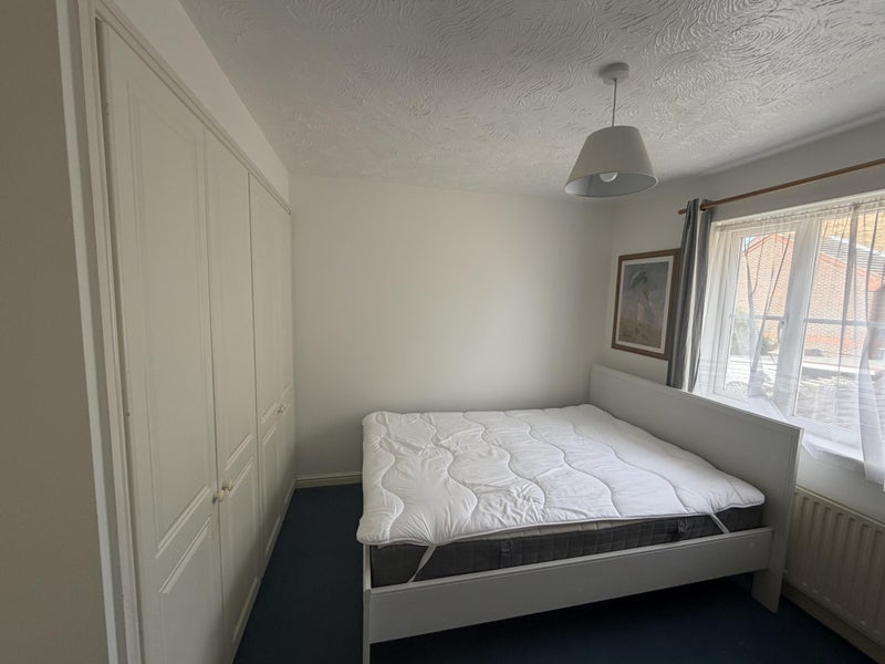 Room Woburn Close in Greater London