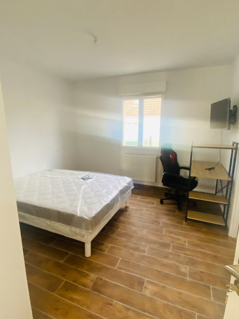 Room Rue Charles Péguy in Saran