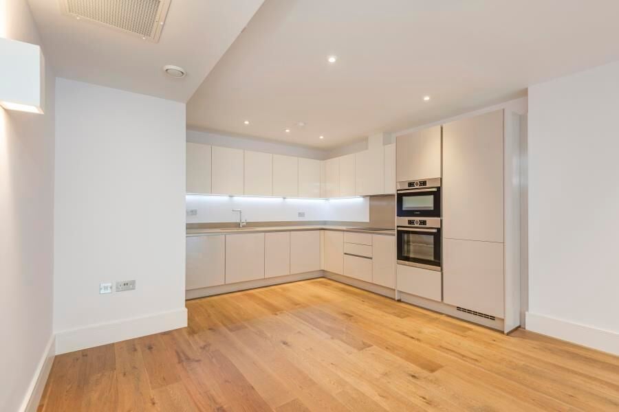 Flat Camden High Street in Greater London