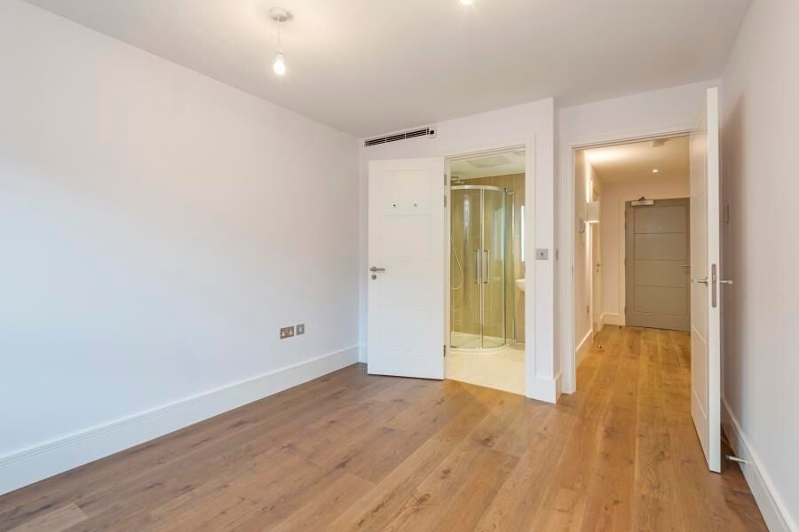 Flat Camden High Street in Greater London