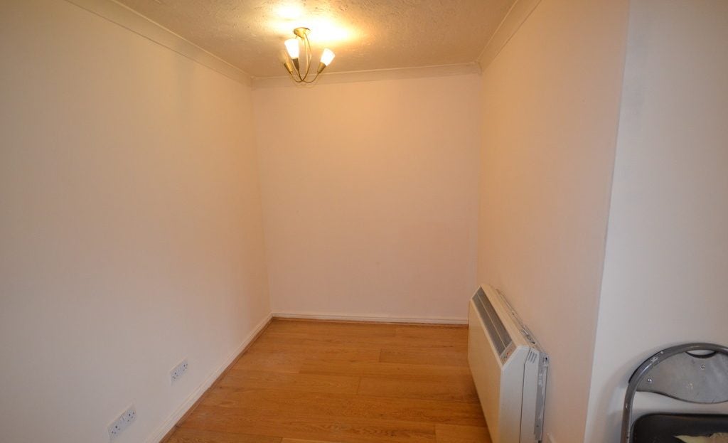 Flat Christie Gardens in Greater London
