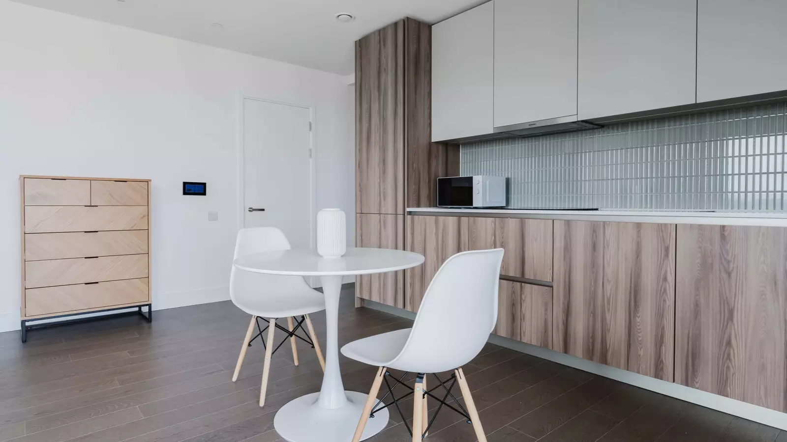 Flat Ash Avenue in Greater London