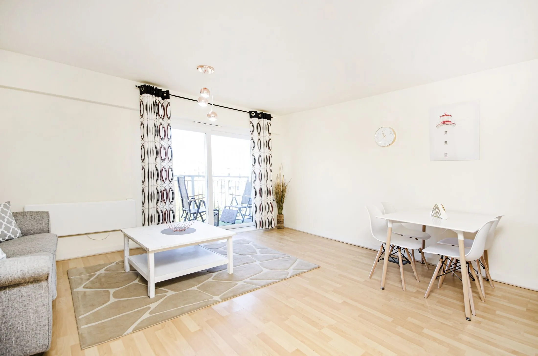 Flat Heritage Avenue in Greater London