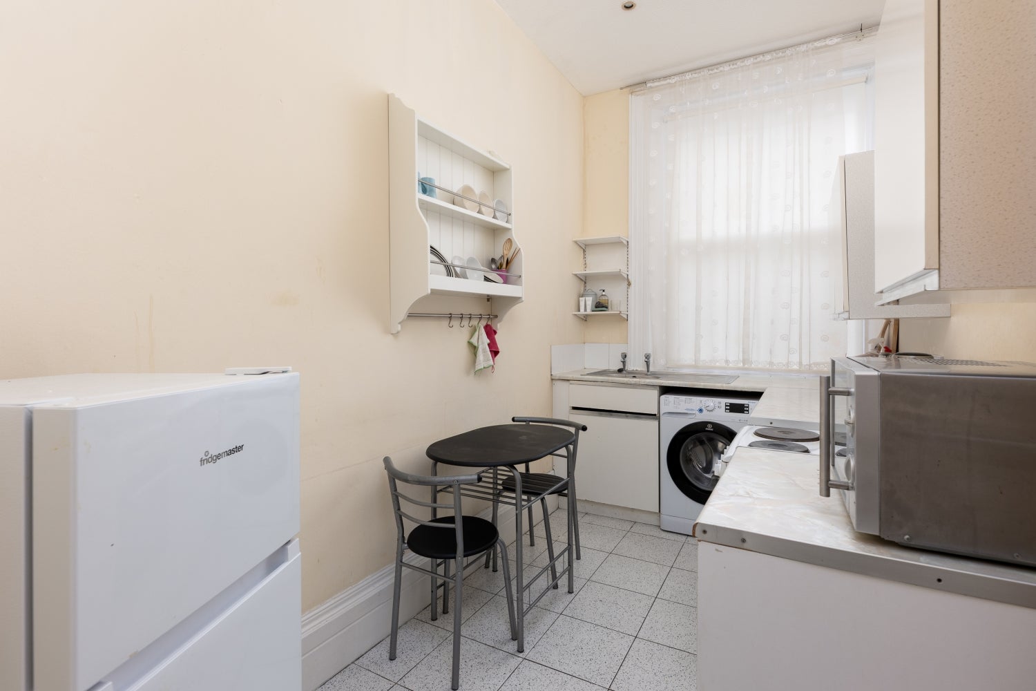 Flat De Vere Gardens in Greater London
