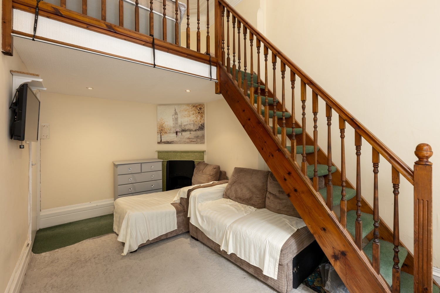 Flat De Vere Gardens in Greater London