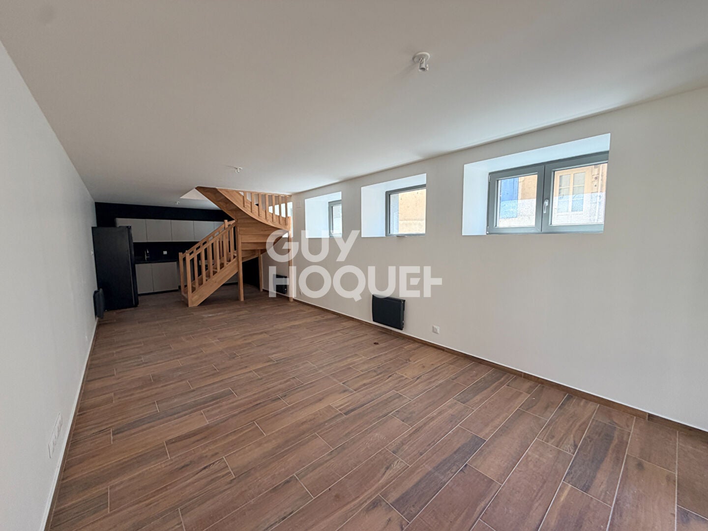 Flat Route de Jouffroy d'Abbans in Byans-sur-Doubs