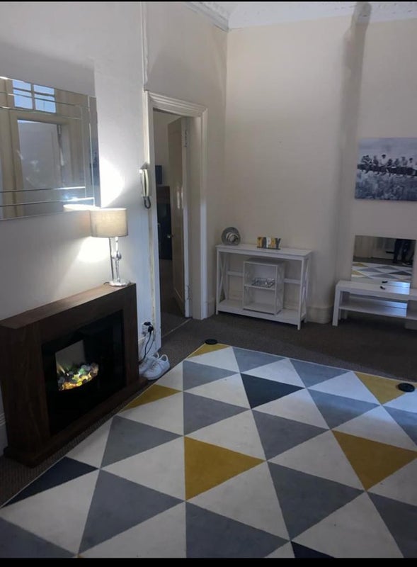 Room Byres Road in Glasgow