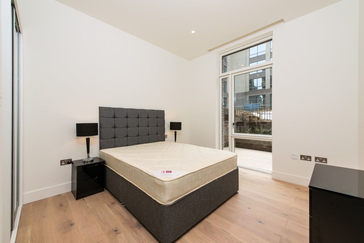 Flat Ladbroke Grove in Greater London