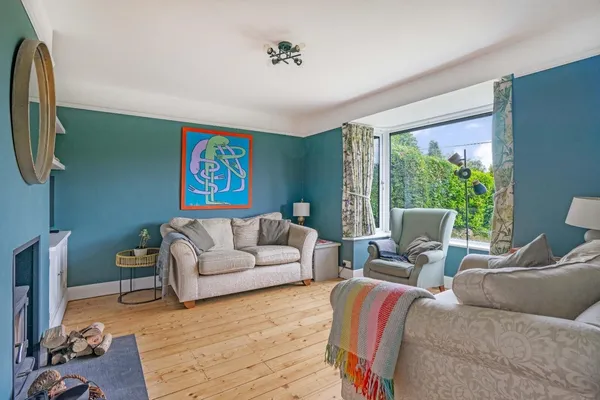 Flat Hollydene Road in Wealden